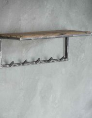 Industrieel wandrek kapstok met hout