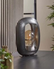 Moderne zwart metalen tafellamp