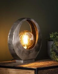 Tafellamp trendy industrieel interieur sfeer