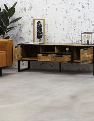 Tv meubel Industriëlen look interieur