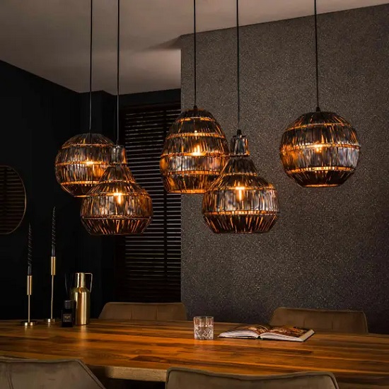 Hanglamp vijf industriëlen kapjes