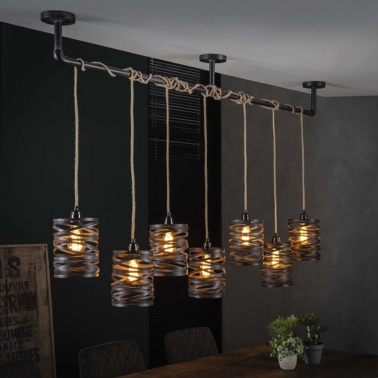 Hanglamp zeven industriëlen kappen