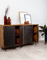 Wandkast planken twee deuren zwart